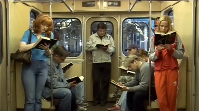 6 кадров. Когда зачитались в метро смотреть онлайн
