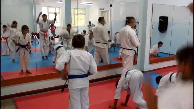 Тренировку проводит сенсей Виталий Гишко 24.07.2013 смотреть онлайн