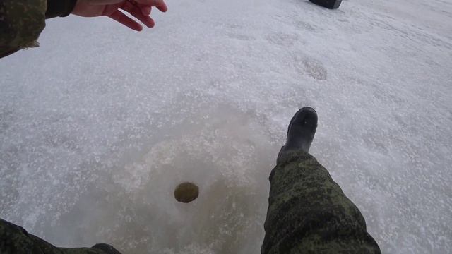 Зимняя рыбалка, безмотылка, гвоздешарик смотреть онлайн