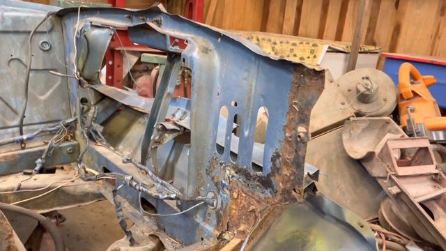 Ole Blue - 1967 Ford Mustang gets a new fender apron and battery tray смотреть онлайн