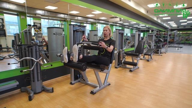 Фитнес-клуб ОлимпияLIFE. Инструкция к тренажеру сгибание ног сидя смотреть онлайн