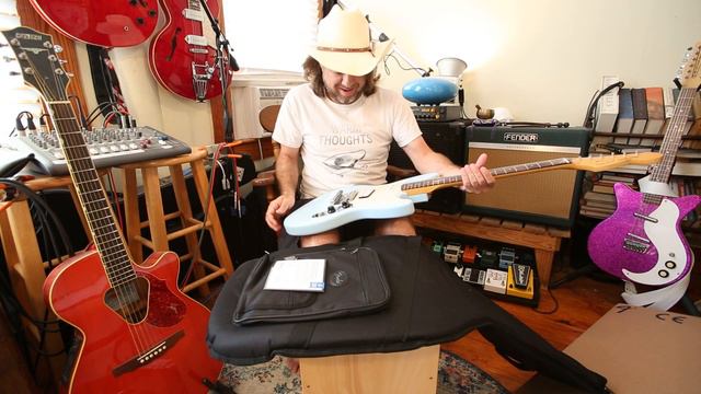2021 Fender Kurt Cobain Jag-Stang Unboxing смотреть онлайн