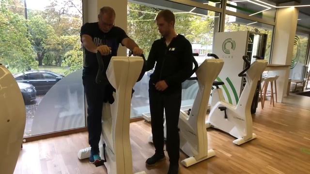 Винсент под впечатлением от этой зарядки... . смотреть онлайн