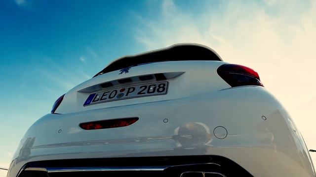 Peugeot 208 Gti white | Carporn & Walkaround | 0711Crew Esslingen смотреть онлайн