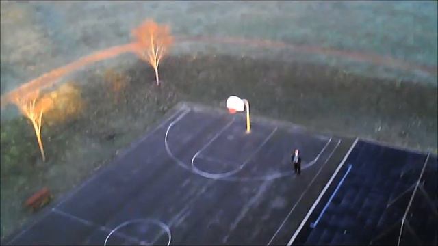 1st flight with my Syma X5SC Drone смотреть онлайн