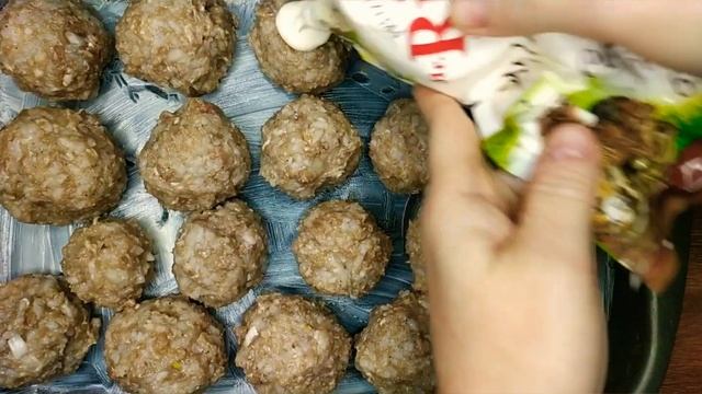 " ЁЖИКИ " в духовке. Просто и Вкусно./Тефтели./ Тефтели в духовке./ Рис с мясом./ Рис с фаршем. смотреть онлайн