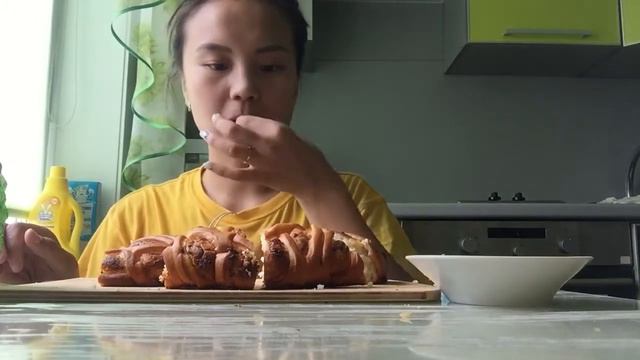 Пирог с творогом/ MUKBANG/ не ASMR / instagram: buryatka_sayana смотреть онлайн