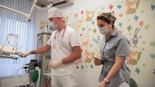 Лечение молочных зубов под ингаляционным наркозом Севоран в СЦ "Дентика".mp4