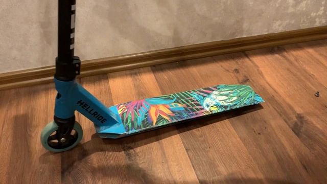 Как наклеить шкурку на самокат смотреть онлайн