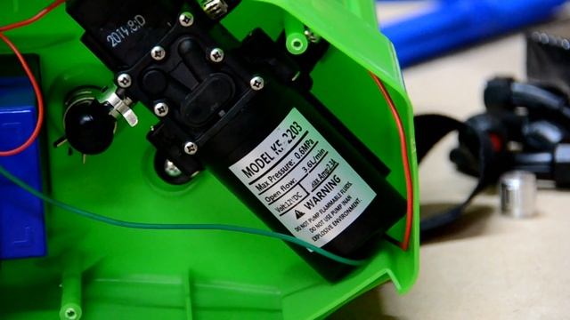 Электрический опрыскиватель Усадьба ESL 12L Литиевый аккумулятор смотреть онлайн