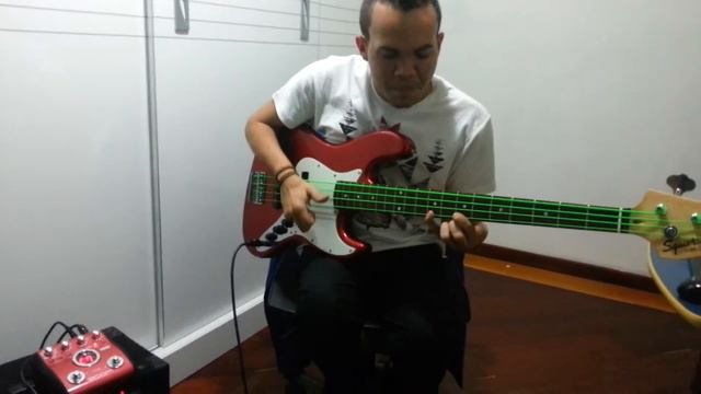 CIRINOBASS - Fender Squier J.Bass смотреть онлайн