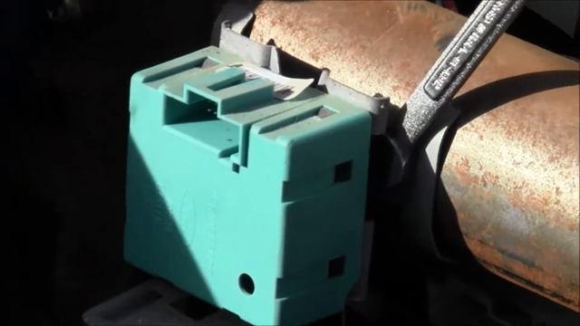 How to Remove Module Relay 93BB10E850CB on Ford Contour смотреть онлайн
