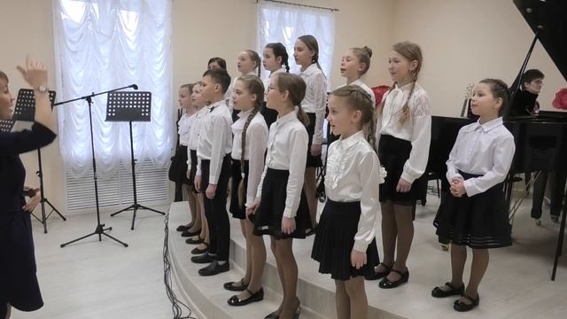 "Веселые лягушки"(Муз. и сл. Ю Литовко). Исполняет младший хор "Трулялята". смотреть онлайн