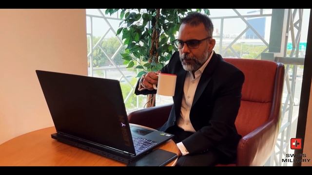 Swiss Military DOM Smartwatch смотреть онлайн