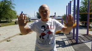 Уроки бокса. Нужно ли "качаться" боксеру? Можно ли набивать мышцы боксеру?