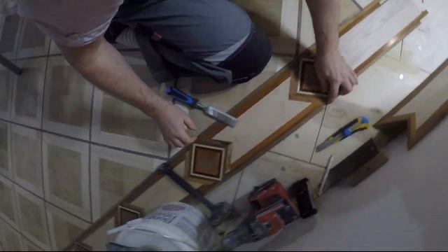 Укладка паркетного бордюра из массива . смотреть онлайн