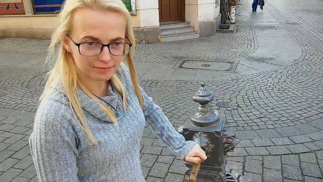 Зеленая Гура. Прогулка в центре. У ратуши. смотреть онлайн