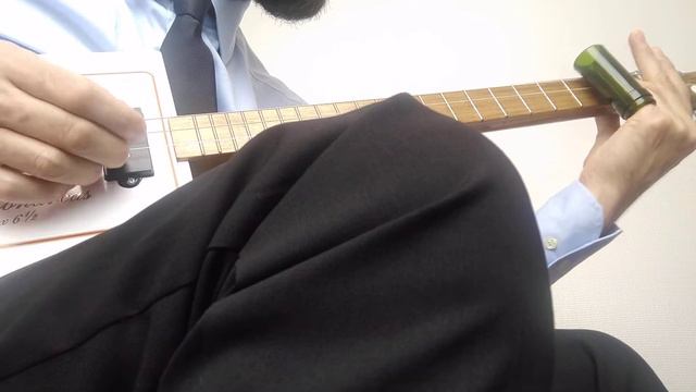 Lightnin' Hopkins: "Baby Please Don't Go" (Cigar Box Guitar) смотреть онлайн