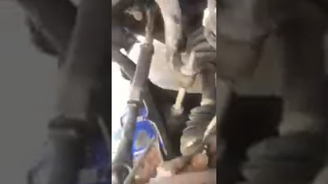 Changing left outer tie rod end 2000 Ford Expedition смотреть онлайн