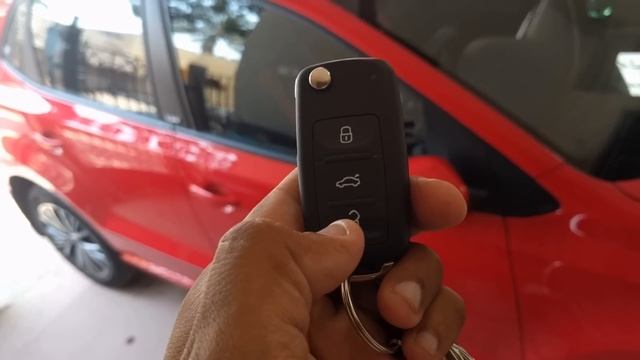 Remote Central Locking Key in Volkswagen Polo 2017 - AllStar / Highline / GT смотреть онлайн