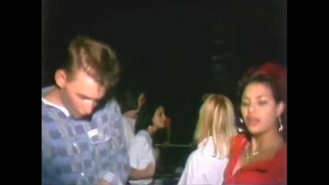 Desperately Seeking Phone Lines смотреть онлайн