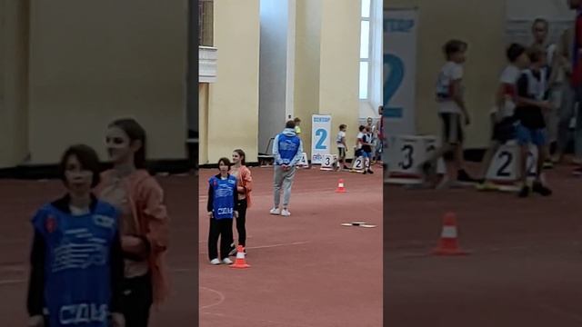 ребят короче сегодня я пробежал с ребятами из моей команды и прибежал 2-ым. смотреть онлайн