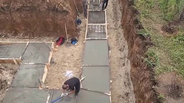 ЛЕНТОЧНЫЙ ФУНДАМЕНТ ИЗ ФБС БЛОКОВ