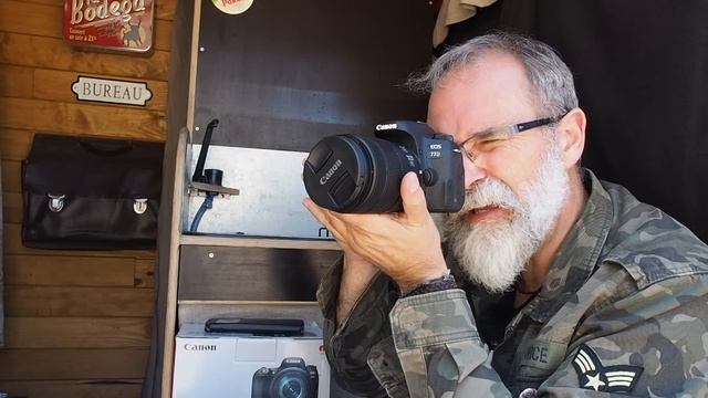 Canon EOS 77D : una 800D / Rebel T7i con hormonas - EN ESPAÑOL смотреть онлайн