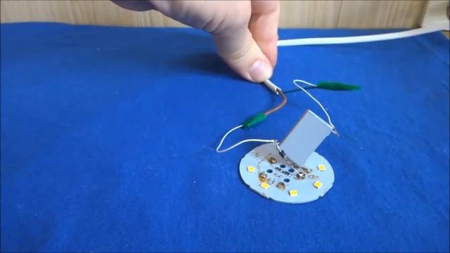 ЧЕМ МОЖНО ЗАМЕНИТЬ РЕЗИСТОР В ЛАМПОЧКЕ / Проводим Эксперименты / смотреть онлайн