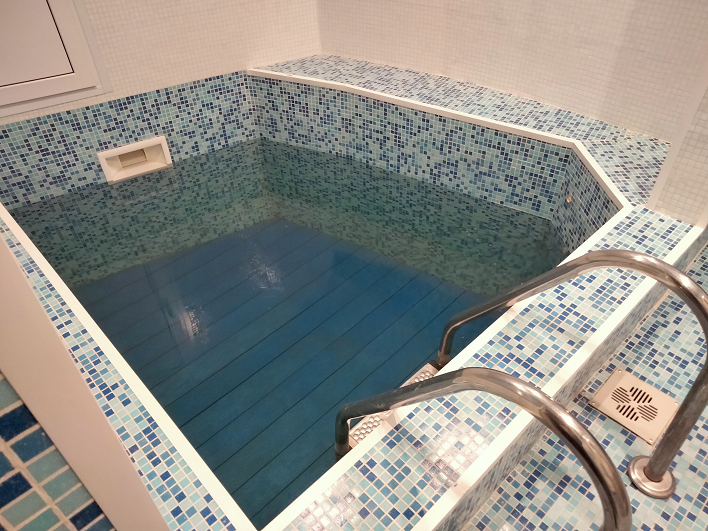 БАССЕЙН В СВОЕЙ БАНЕ смотреть онлайн