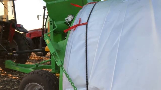 Трактора #YTO на упаковке зерна в мешки смотреть онлайн