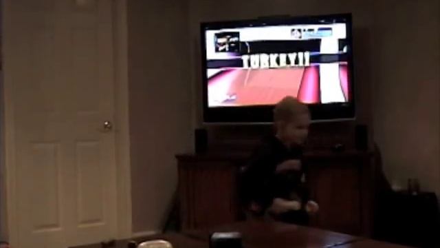 3 yr old bowls 300 wii bowling midnight bowling смотреть онлайн