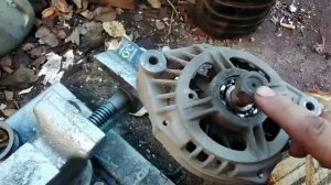 Как снять генератор таз 2115 изаменить подшипники своими руками .