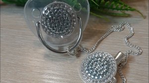 МК. Красивое оформление стразами пустышки на цепочке в подарок.