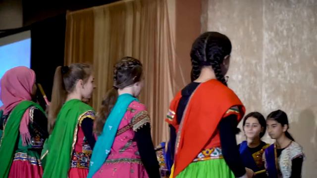Minaret Academy 13th Annual Fundraiser - Indian Performance by Middle School Girls смотреть онлайн