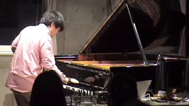 Piano and Infrared Sensor Shirt - ADACHI Tomomi смотреть онлайн