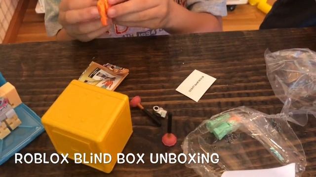 Roblox Blind Box Unboxing смотреть онлайн