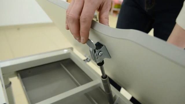 Видеоинструкция по сборке детской растущей парты Mealux Edmonton Multicolor Lite смотреть онлайн