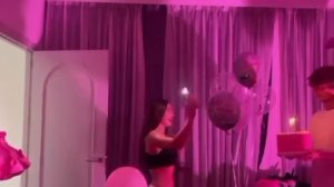 КАК ПОЗДРАВИЛИ ЛЕДИ ДИАНУ С ДНЕМ РОЖДЕНИЕ КНОПА И КИРИЛЛ!?? 19 ЛЕТ!