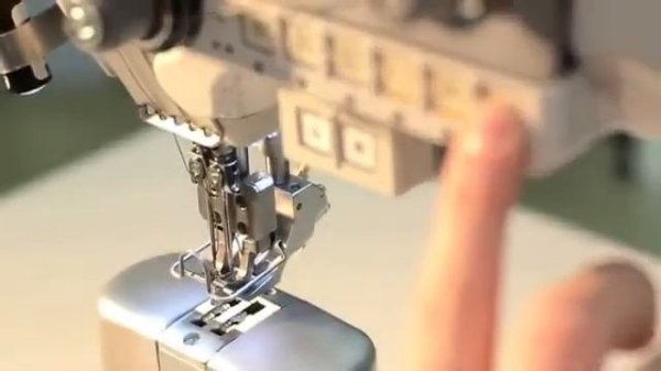 DURKOPP-ADLER M-TYPE 868 Двухигольная колонковая машина с тройным продвижением