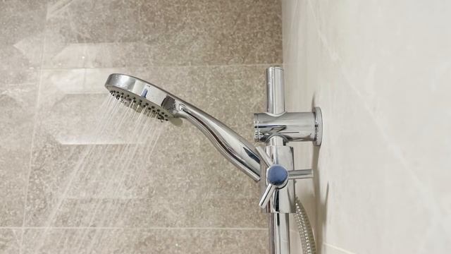 Звуки душа в ванной / шум душа для сна - 1 часовая версия - без разговоров - ASMR смотреть онлайн