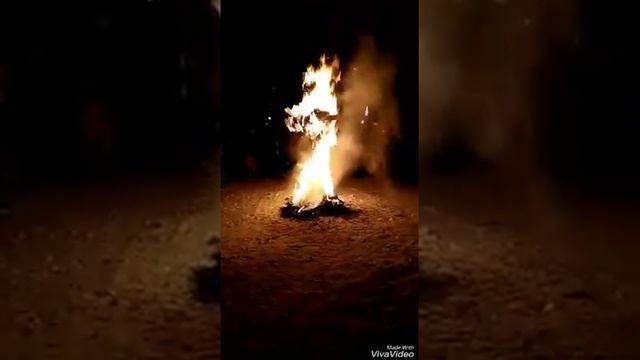 На празднике сжигают чучело смотреть онлайн