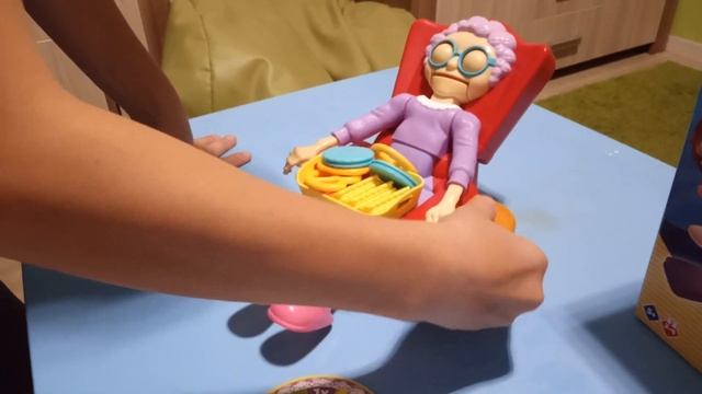 Играю в игру не разбуди бабулю!!!!!!!!!