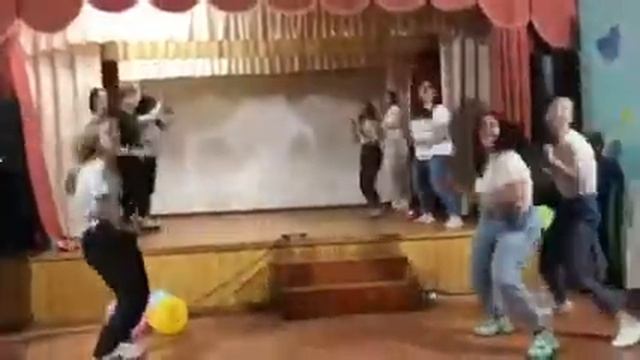 Вожатский танец в лагере смотреть онлайн