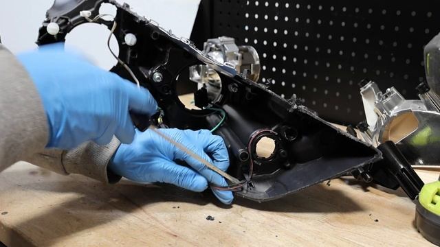 How to Disassemble a 2016-2018 Hyundai Tucson Xenon Headlight смотреть онлайн