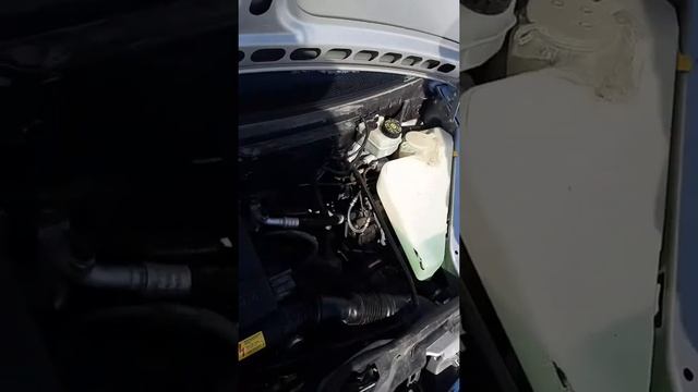 Mercedes a 140 2002 года.Масло вытекло через щуп. смотреть онлайн