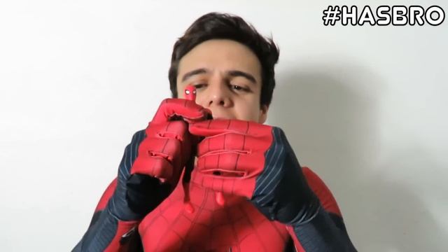 ABRIENDO TODOS LOS JUGUETES DE SPIDERMAN FAR FROM HOME / NAVY смотреть онлайн
