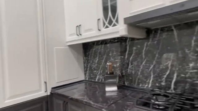 Дизайн кухни в бело-серых тонах смотреть онлайн