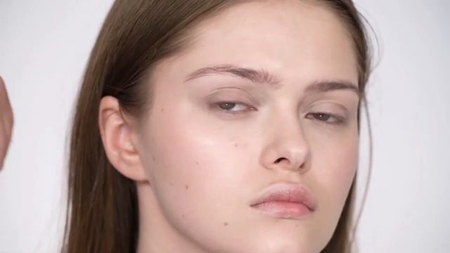 Видео-урок с Денисом Карташевым. Кремовый хайлайтер Paese смотреть онлайн