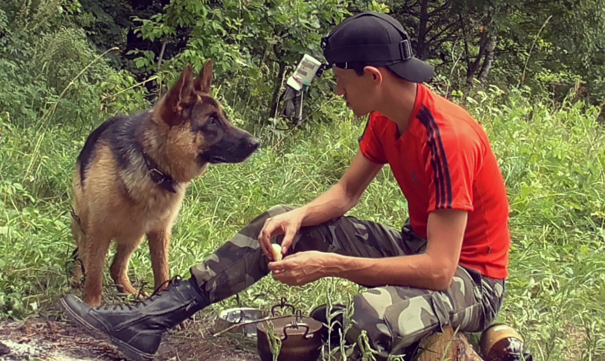 Ночь в ПАЛАТКЕ.Обед на КОСТРЕ.Пес на ЛОДКЕ.Рыбка в САДКЕ.